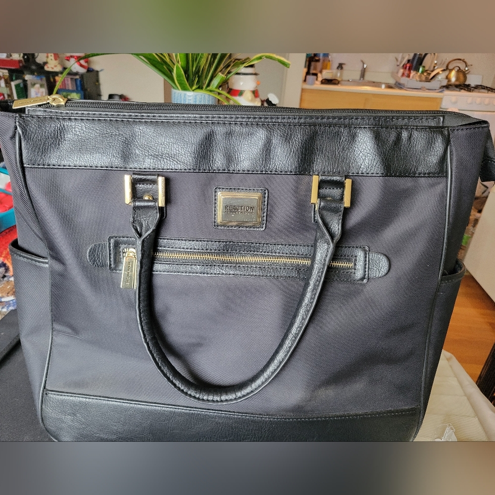Reaction be Kenneth Cole Rolling Briefcase